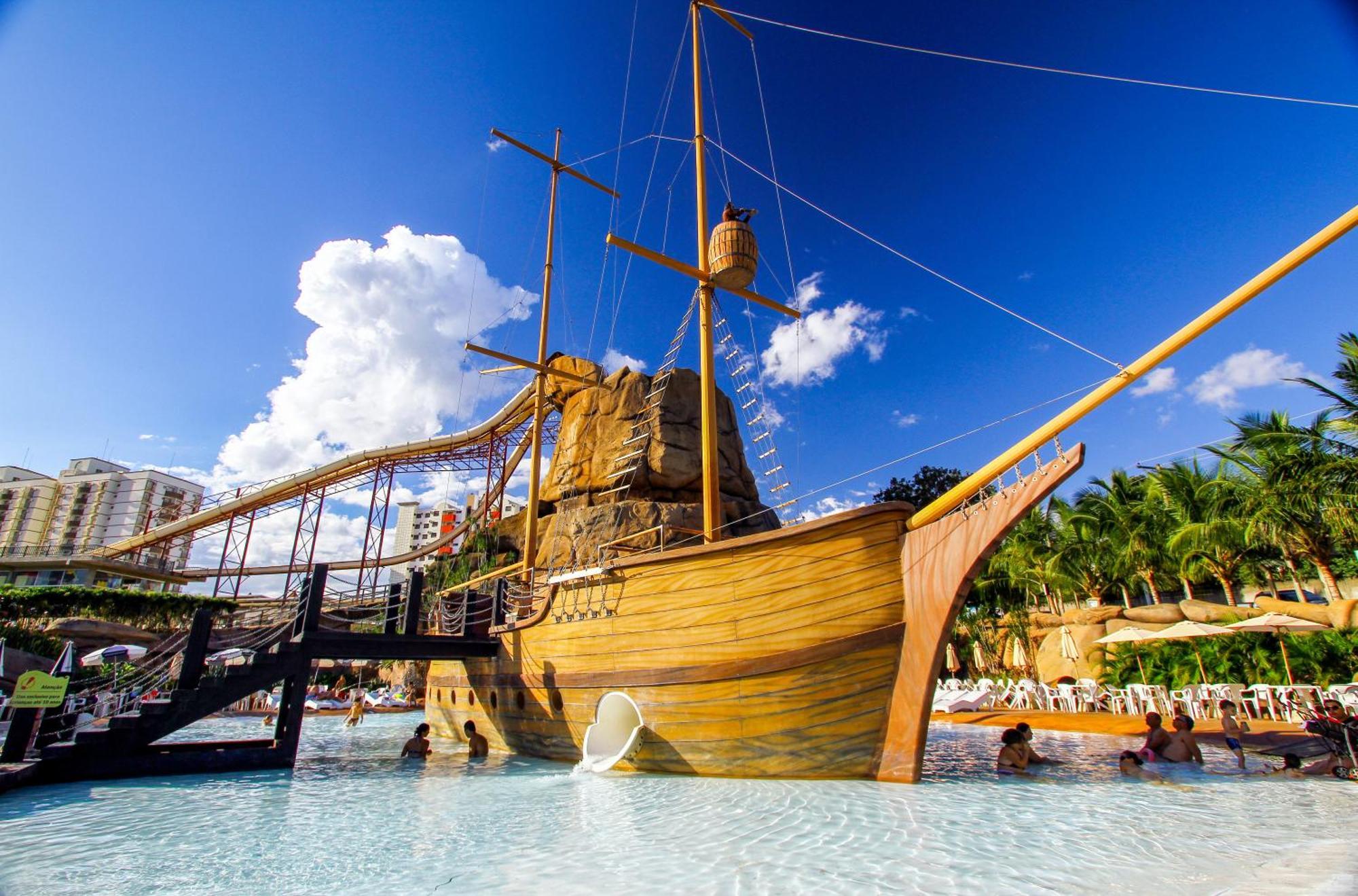 Spazzio Diroma Com Acesso Ao Acqua Park, Splash E Slide Caldas Novas Exteriör bild